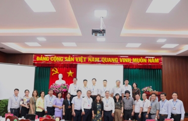 Thứ trưởng Nguyễn Thị Phương Hoa làm việc với Trường Đại học TN&MT TP.HCM
